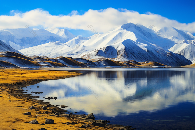 蓝天白云下的高原雪山在湖泊中的倒影,高清,摄影图,摄影图片,图片大全,摄影图免费下载